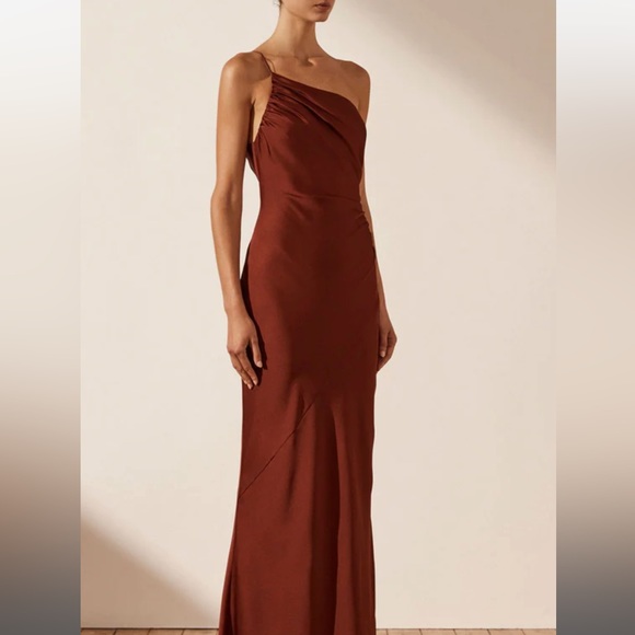 Shona Joy Luxe Asymmetrical Gathered Maxi Dress Sangria Size- US 6 - Picture 1 of 8